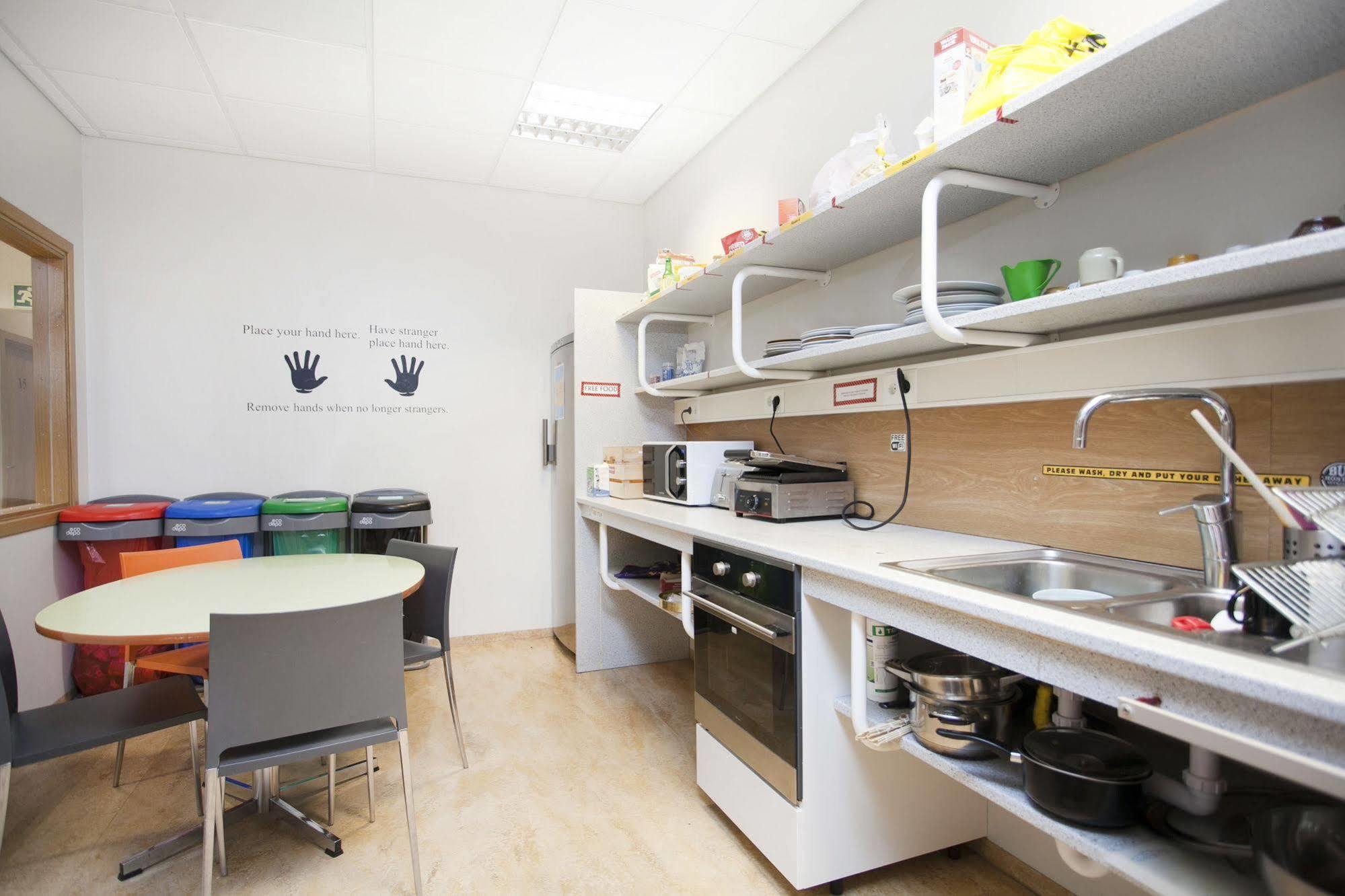 Bus Hostel Reykjavik - Reykjavik Terminal Экстерьер фото