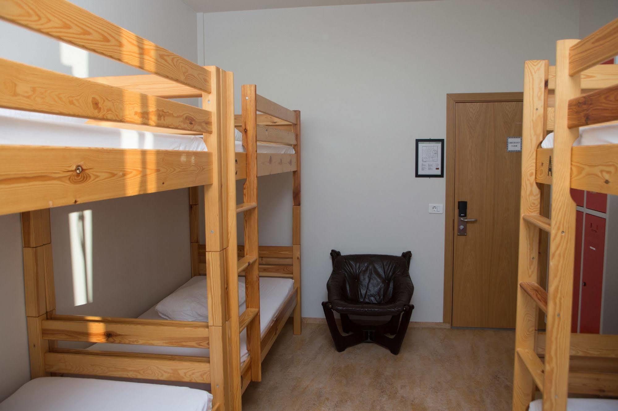 Bus Hostel Reykjavik - Reykjavik Terminal Экстерьер фото