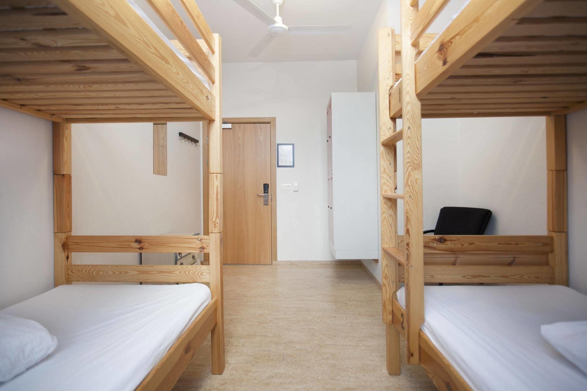 Bus Hostel Reykjavik - Reykjavik Terminal Экстерьер фото