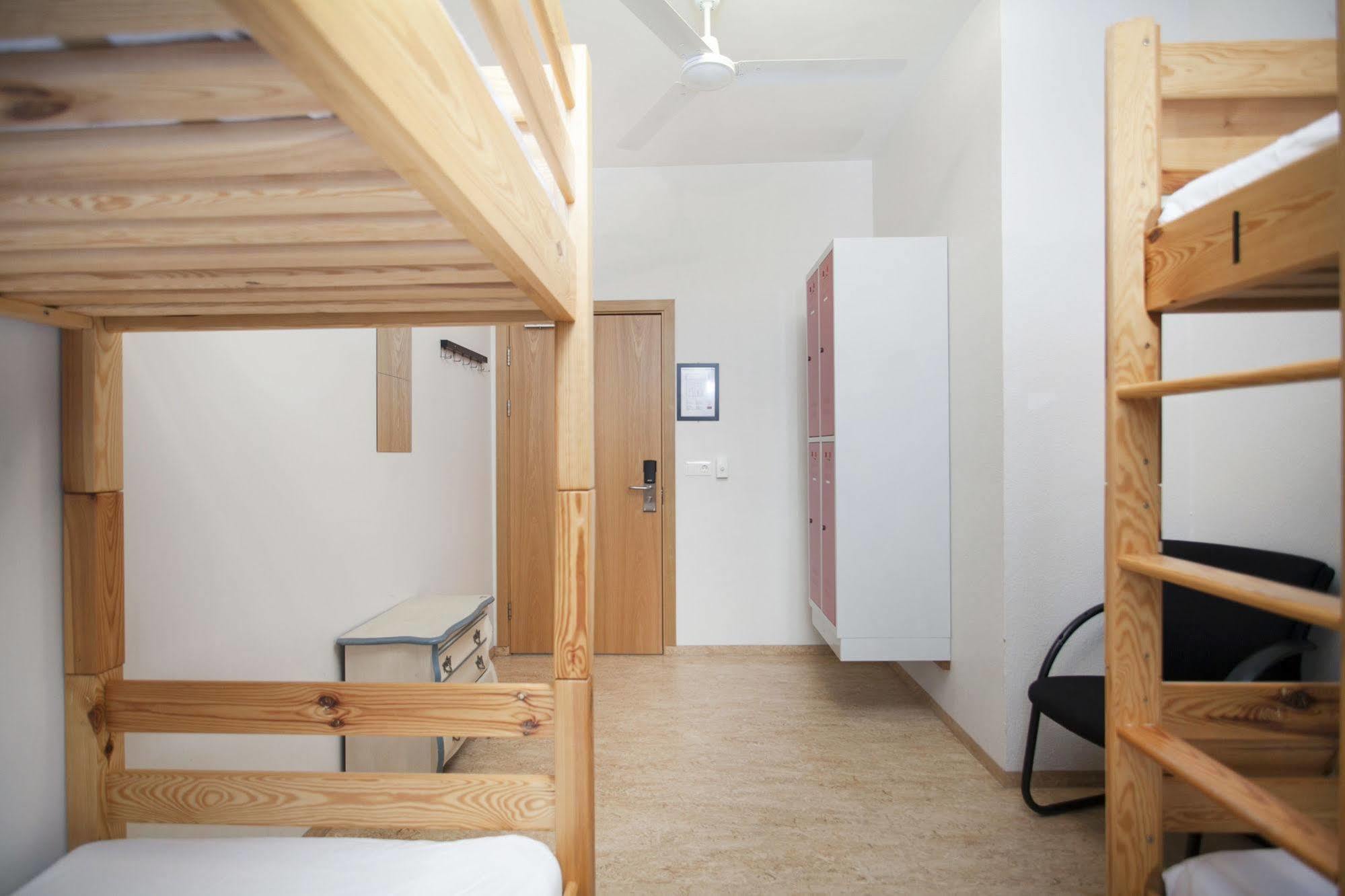 Bus Hostel Reykjavik - Reykjavik Terminal Экстерьер фото