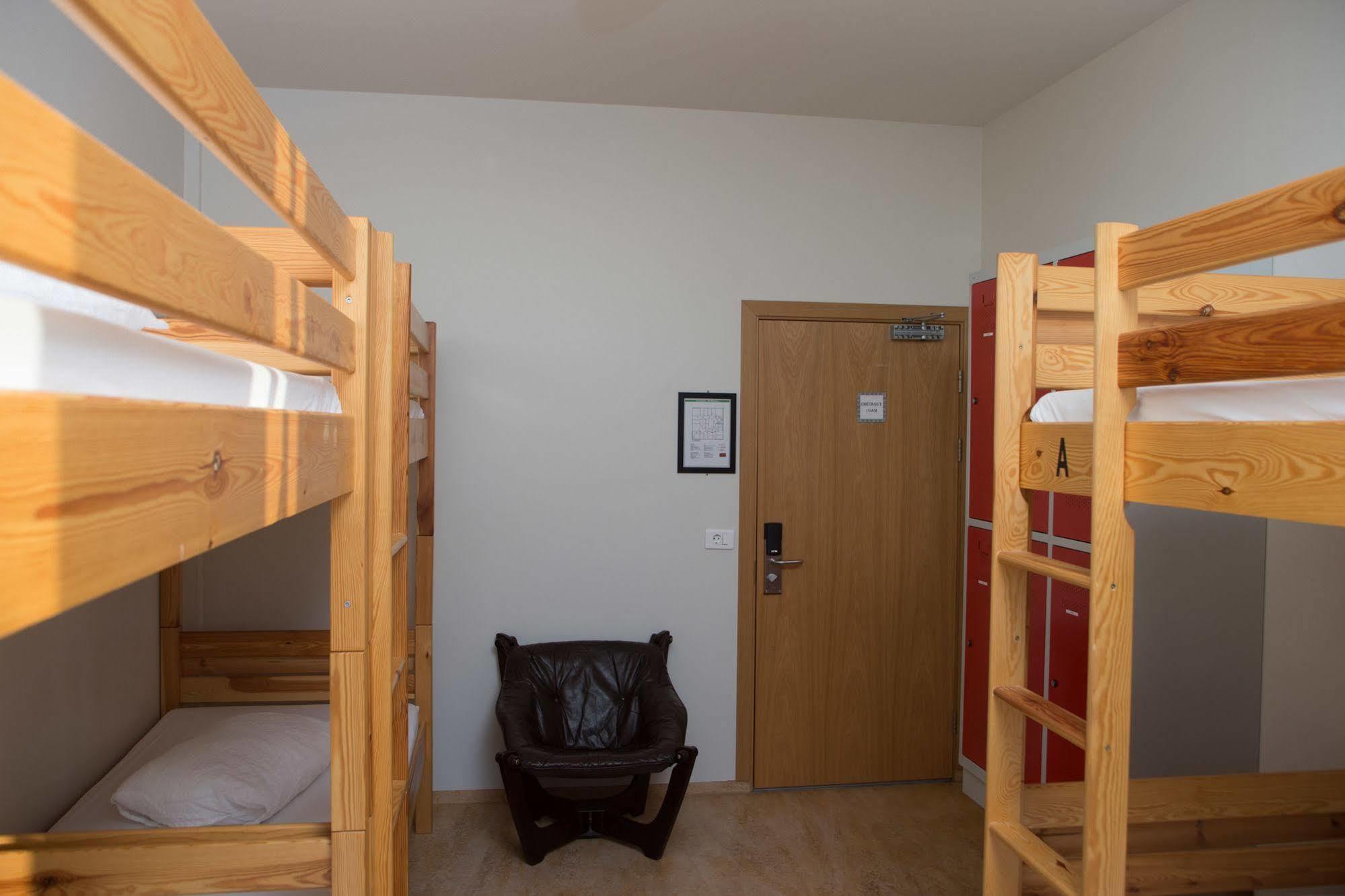 Bus Hostel Reykjavik - Reykjavik Terminal Экстерьер фото